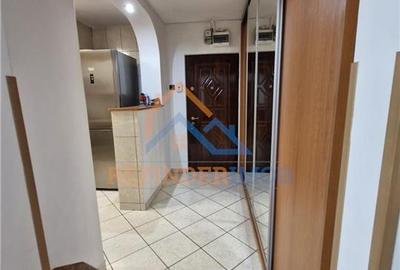 Apartament cu 3 camere semidecomandat, mobilat în Central - 13