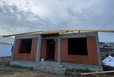 Casă individuală cu 3 camere în Oncea