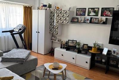 Apartament cu 2 camere decomandat, mobilat în Valea Aurie
