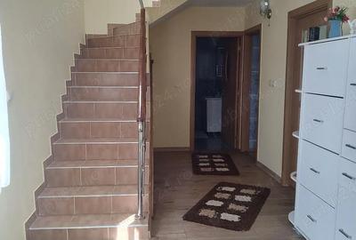 Casă cu 5 camere cu Teren 362 Mp în Malu Mare - 9