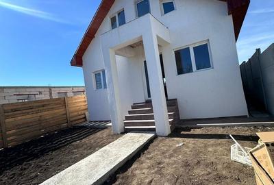 Casă individuală cu 3 camere cu Canalizare în Lumina - 1