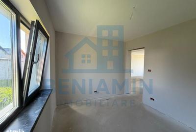 Casă cu 4 camere în Șimnicu de Jos - 11