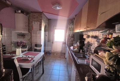 Apartament cu 3 camere decomandat, mobilat în Feldioara - 11