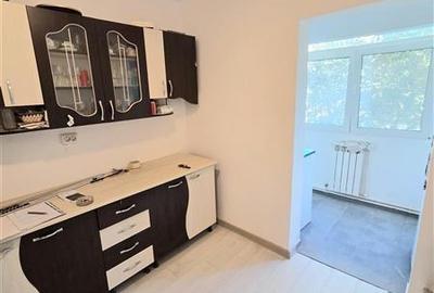 Apartament 3 Camere, Decomandat, Renovat, Navodari - 1