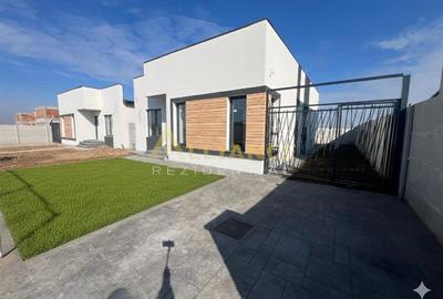 Casă individuală cu 4 camere cu Teren 330 Mp în Berceni - 1