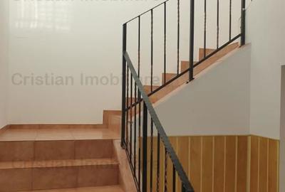 Spațiu comercial, de 1,000 mp, în Central - 19