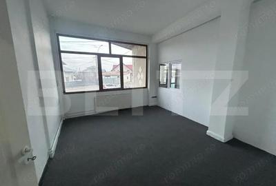 Spațiu comercial, de 80 mp, în Micro 2 - 2