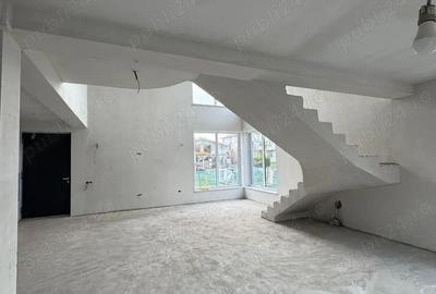 Casă cu Teren 300 Mp în Nord