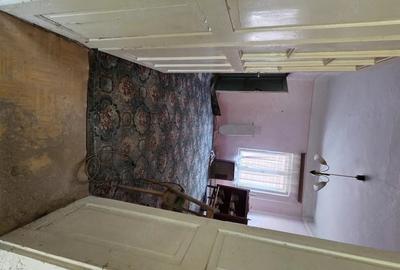 Casă cu 3 camere cu Teren 1770 Mp în Central - 4