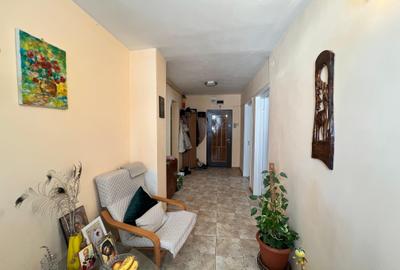 Apartament cu 3 camere decomandat în Far - 13