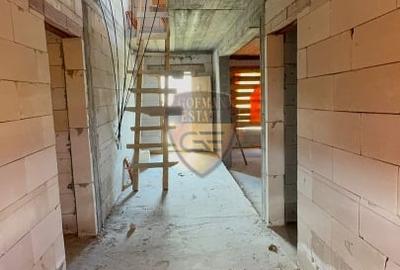 Casa 4 camere, P+M , Valul lui Traian, la gri teren 337 mp, garaj - 19