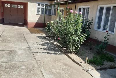 Casă cu 9 camere în Comorâște
