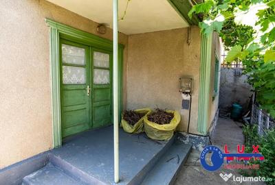 Casă cu 5 camere cu Teren 450 Mp în Păcii - 1