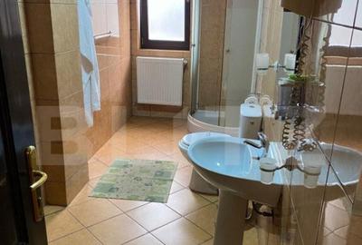 Spațiu comercial, de 1,400 mp, în Central - 1