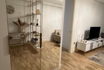 De vanzare - 2 camere 102 the address