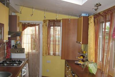 Casă cu 4 camere în Ultracentral - 2