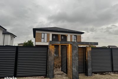 Casă cu 4 camere cu Teren 270 Mp în Central