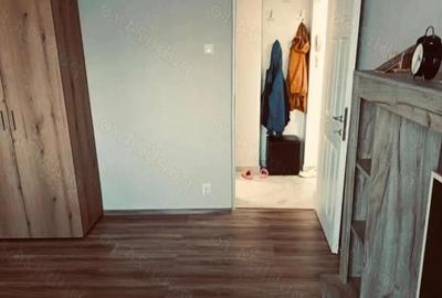 Garsoniera decomandata Gorjului-centrala proprie- bloc 1981 - 1