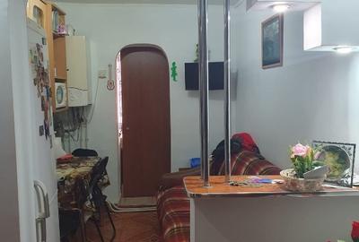 Apartament 2 camere zona Bulevard / Biserica Sf. Vineri , etaj 1 - 3