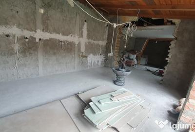 Casă cu 4 camere cu Teren 1000 Mp în Central