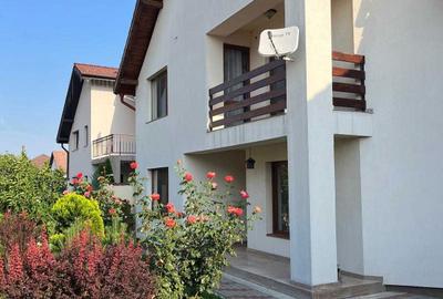 Casă cu 4 camere în Central - 1