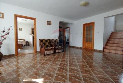 Casă individuală cu 6 camere cu Canalizare în Zvoriștea - 41