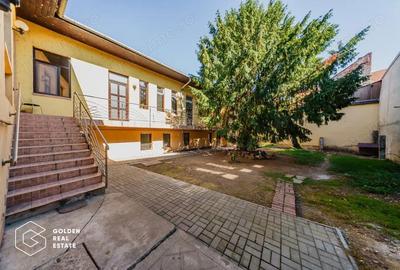 Casă cu 6 camere cu Teren 453 Mp în Central - 12