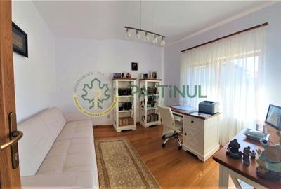 Casă individuală cu 7 camere cu Canalizare în Calea Poplăcii - 5