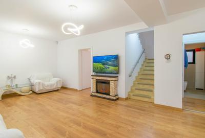 Vilă modernă cu vedere la lac, minicomplex inchis - 12