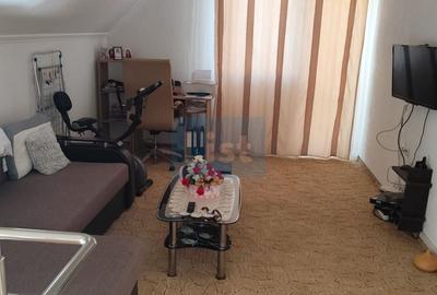 Casă cu 3 camere cu Canalizare în Strejnicu - 14