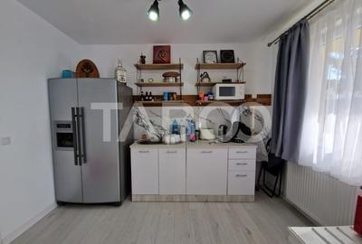 Duplex 101mp pe 2 niveluri si apartament cu intrare separata Selimbar - 10