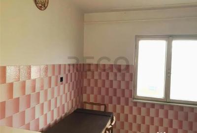 Apartament cu 3 camere decomandat în Rogerius