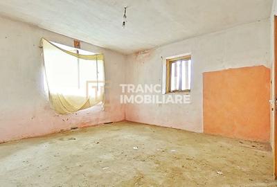 Casă cu 2 camere cu Teren 1440 Mp în Secusigiu - 10