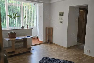 De vanzare apartament 3 camere Drumul Taberei,Bdul 1 Mai - 7