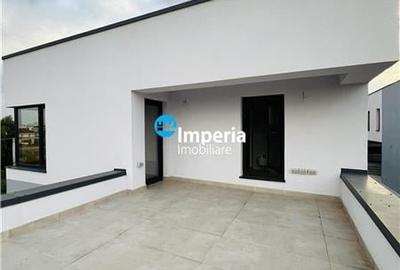 Persoana fizica de vanzare doua VILE DE LUX cu vedere la lac CORBEANCA - 10