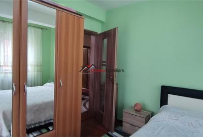 Apartament cu 3 camere semidecomandat, mobilat în Florești - 12