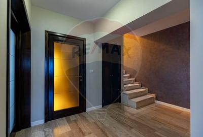 Casă cu 5 camere cu Canalizare în Central - 6