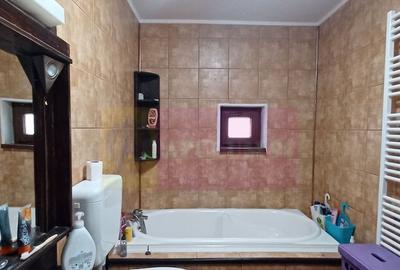 Sabareni, casa 2011, P+M 4 camere + dependin?e, curte... - 13