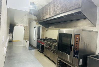 Casă cu 4 camere în Costi - 1