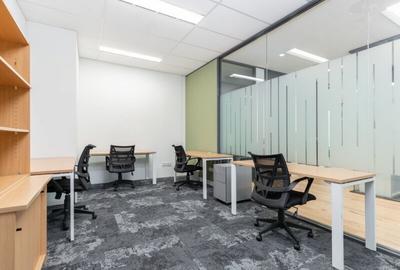 Abonamente flexibile pentru spa?iul de lucru in Spaces Business Garden - 2