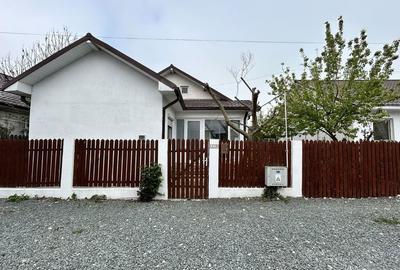 Casă cu 3 camere în Năvodari