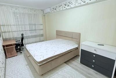 Garsonieră decomandată în Titan