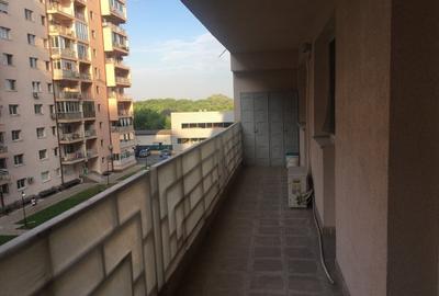 Apartament cu 3 camere decomandat în Vitan-Bârzești