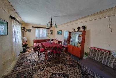 Casă cu 4 camere cu Teren 800 Mp în Vadu Părului - 6