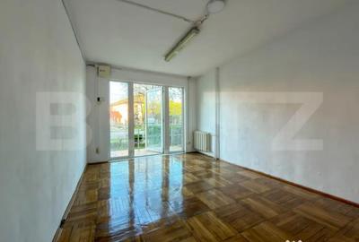 Spațiu comercial, de 22 mp, în Central - 4