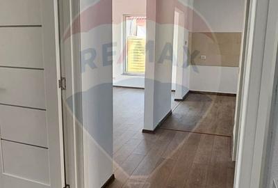 Casă cu 3 camere cu Teren 300 Mp în Central - 7