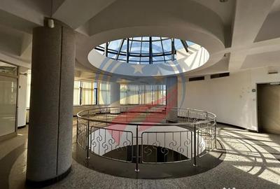 Spațiu comercial, de 477 mp, în Central - 11
