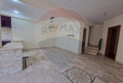 Casa  Vila cu 4 camere de vanzare Kogalniceanu judetul Constanta - 3