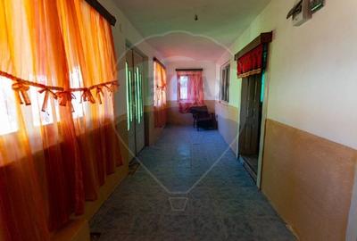 Casă cu 4 camere cu Teren 390 Mp în Peștenița - 4