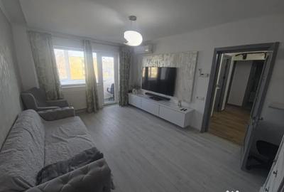 Apartament cu 2 camere decomandat în CET - 10